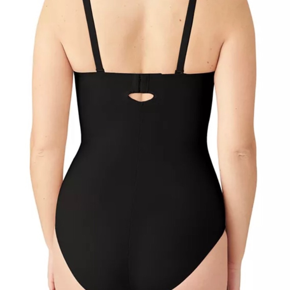 Wacoal new,never worn Red Carpet Strapless Bodybriefer
